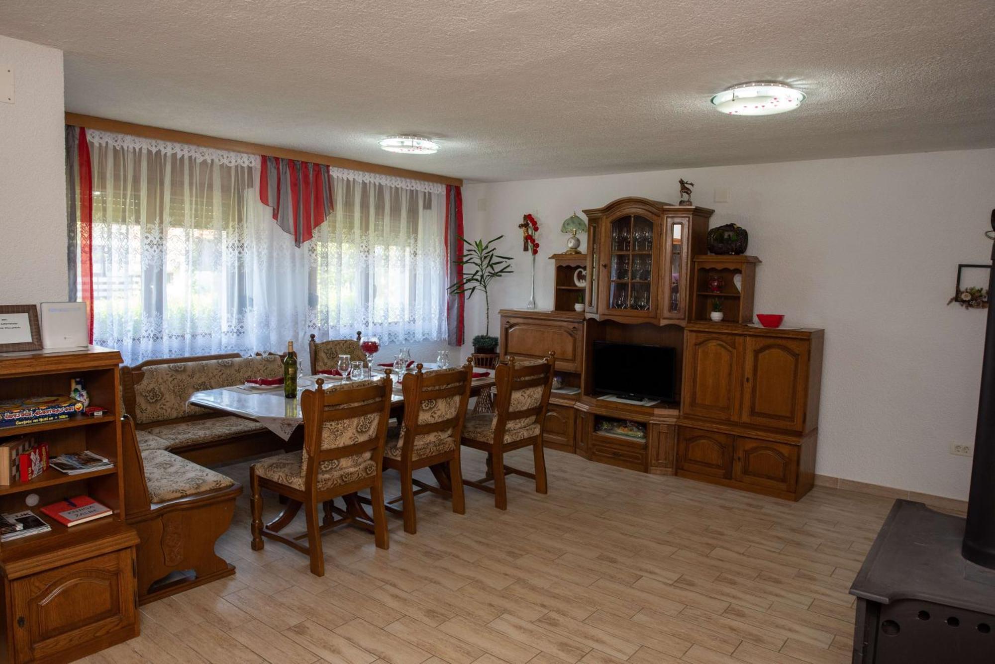 Gospić Kuca Za Odmor Boki 빌라 외부 사진